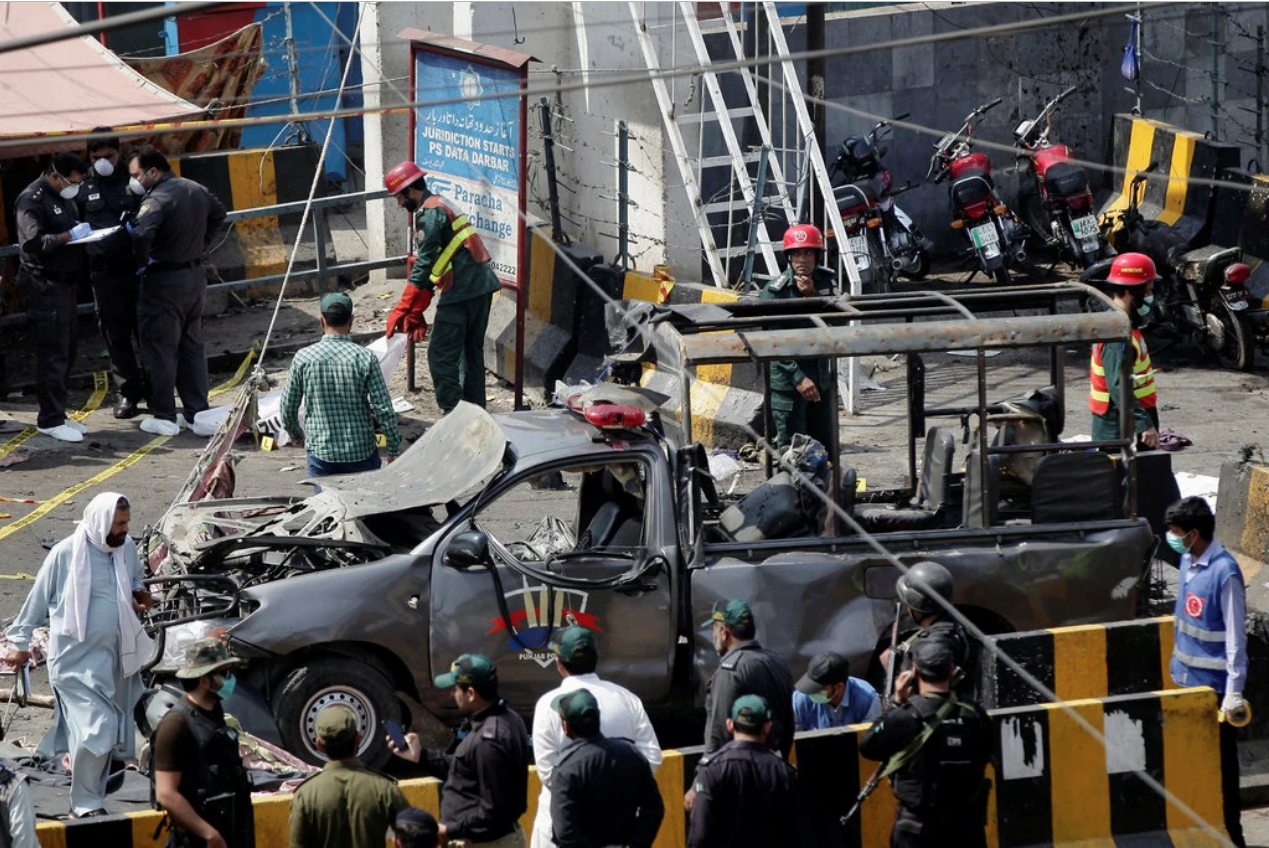 Bomb blast at Data darbar holy shrine