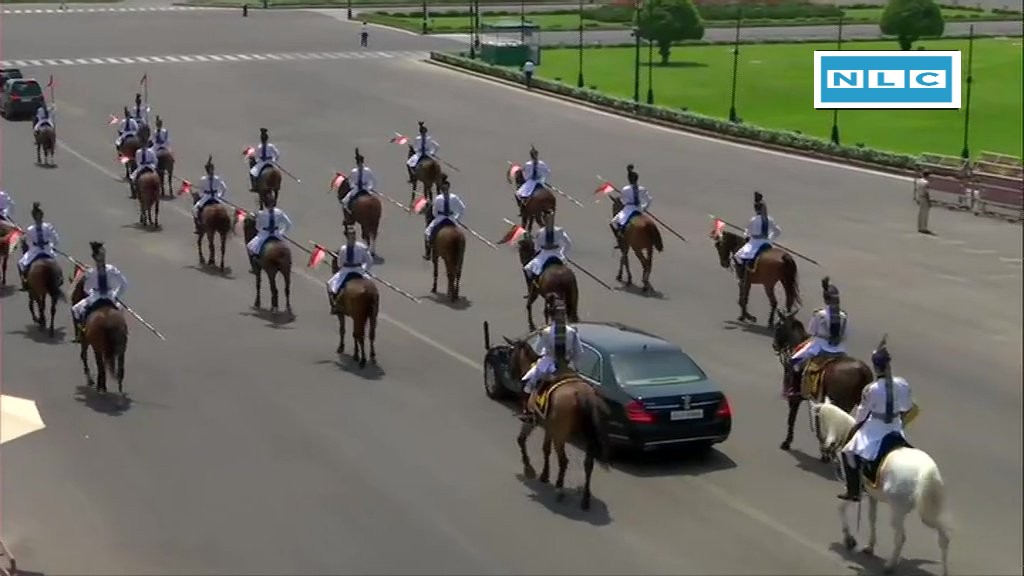 Ramnath Kovind surrounded by horses