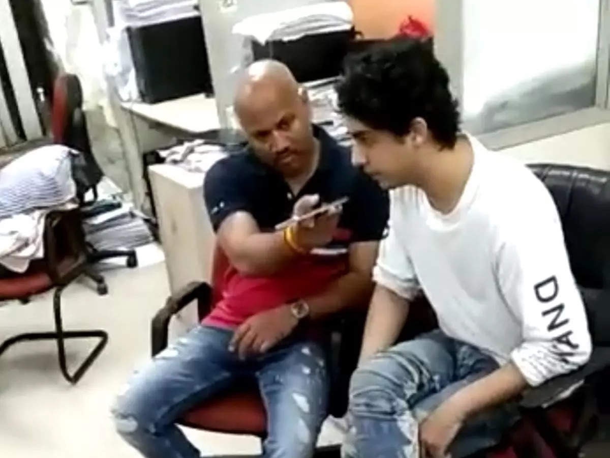 Sameer Wankhede’s middleman demanded 25 Crore to release Aryan Khan from jail, says witness