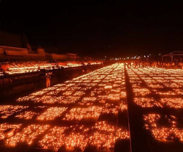 OMG! Shree Ram’s birthplace Ayodhya makes world record of lightning 12 lakh earthen lamps on Diwali.