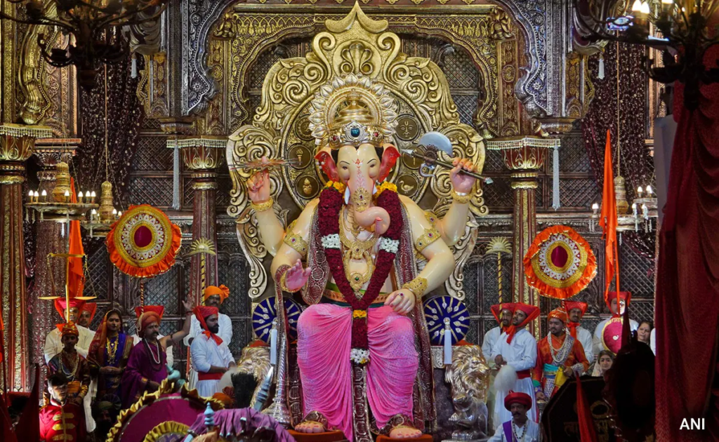 The Lalbaugcha Raja Ganesh Mandal revealed the first look of their Ganesha idol on Friday. (Twitter)
